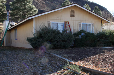 preparing a house to be painted in flagstaff (before picture)